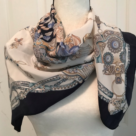 S O L D 100% ITALIAN SILK SCARF WRAP BEAUTIFUL COLORS - Picture 3 of 7